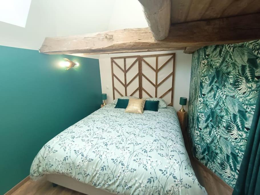 Appartement Independant La Tour Des Tuileries Aydoilles ภายนอก รูปภาพ